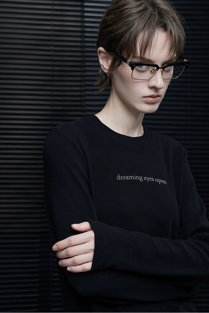 ブラックロゴプリント起毛ニット長袖Tシャツ　B4373