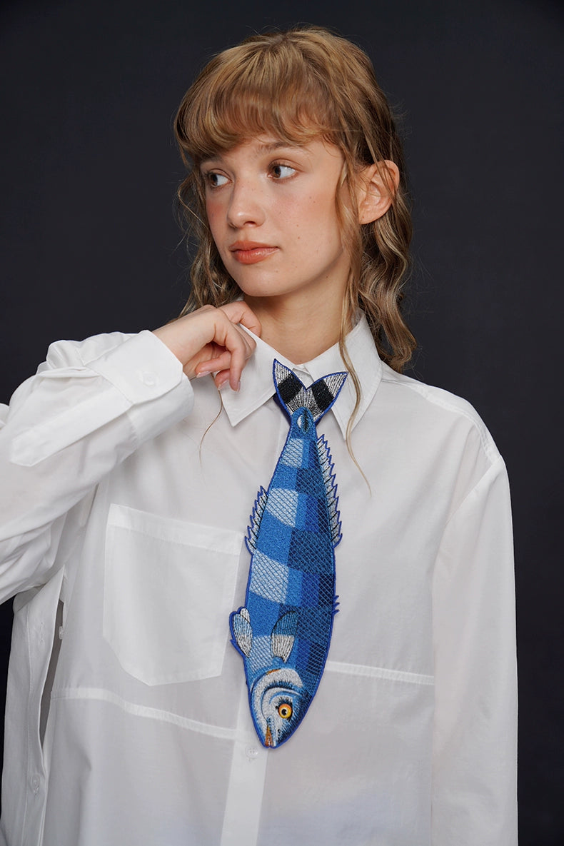 カプリブルーフィッシュヴィンテージ刺繡ネクタイ　B4161