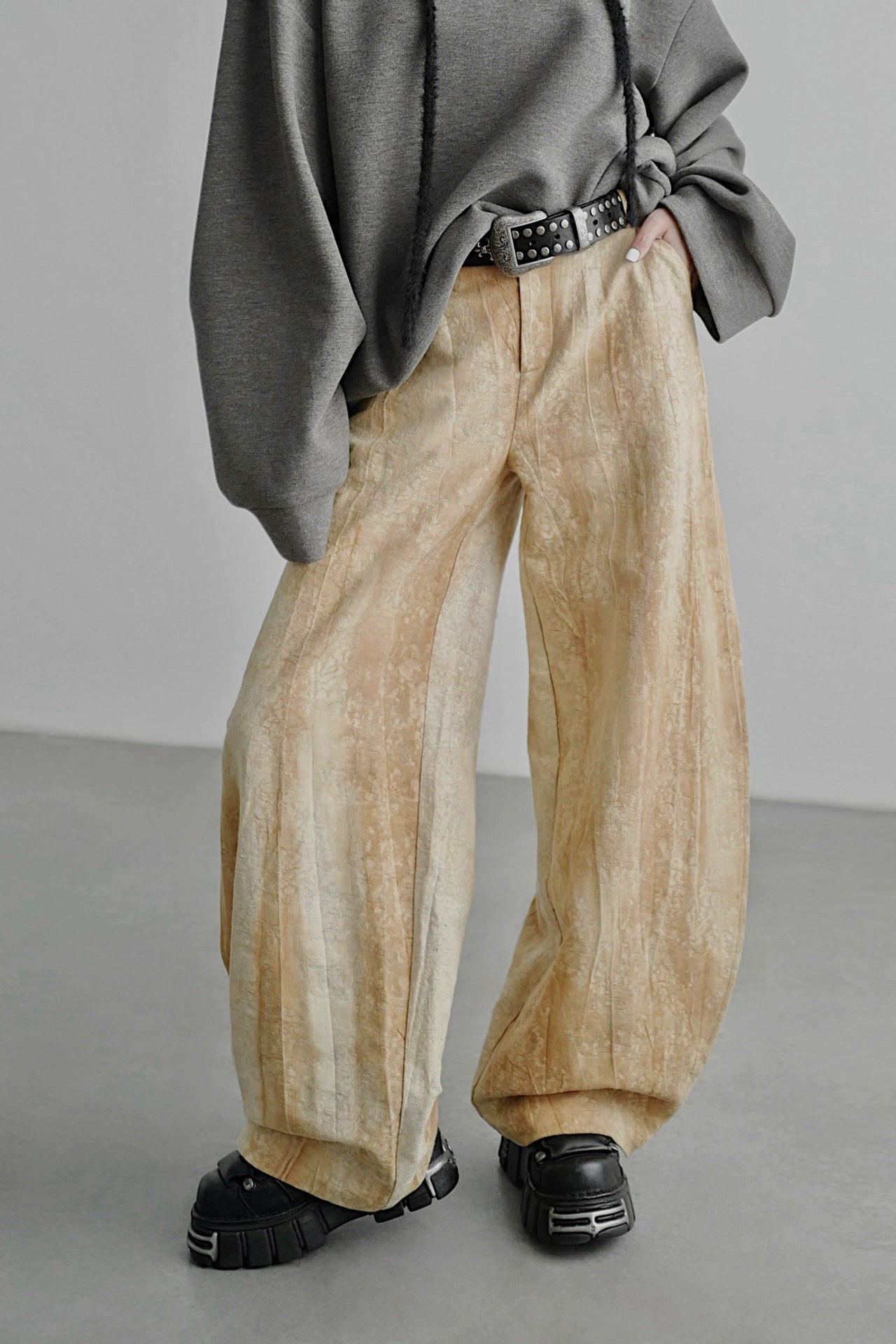 Stylish wide pants B4345