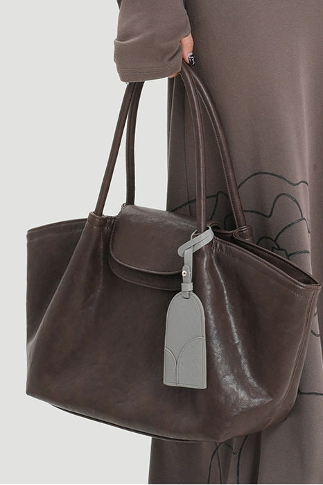 レザーニッチショルダーラージトートバッグ　B4412