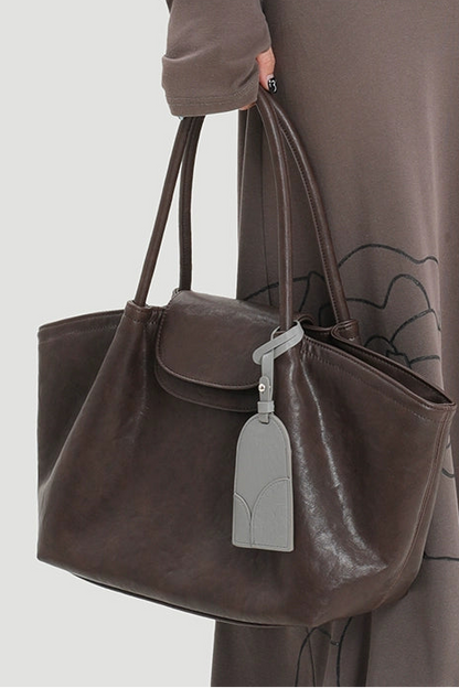 レザーニッチショルダーラージトートバッグ　B4412