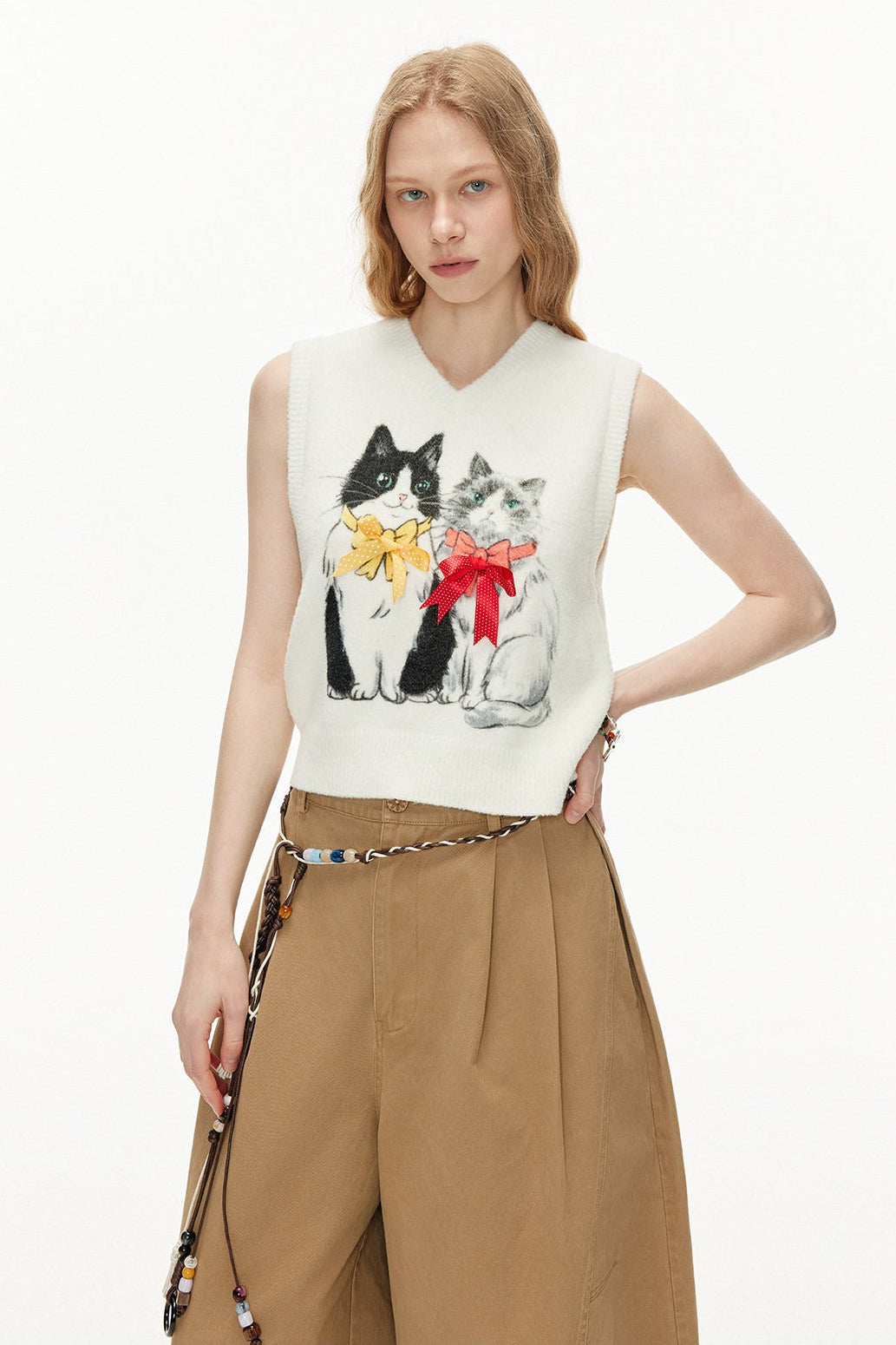 ホワイトキャットプリントVネックベスト　B4599