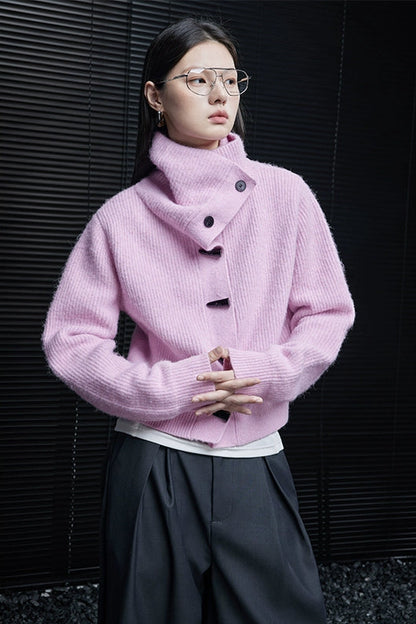 ピンクタートルネックカーディガン　B4419