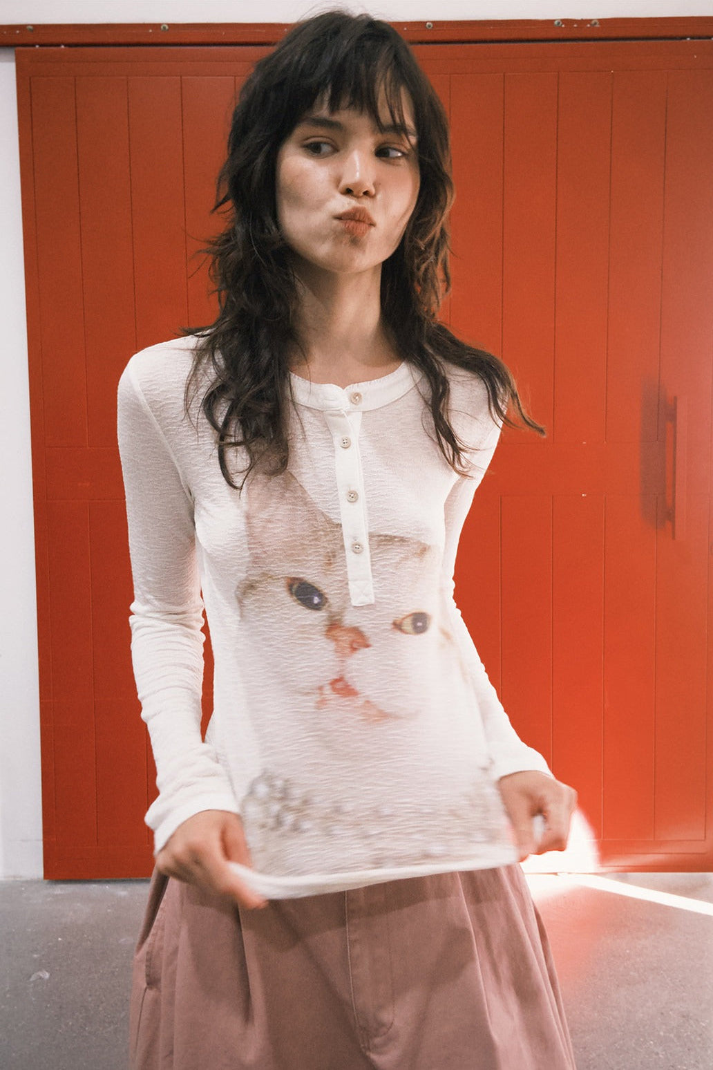 キャットプリントテンセルウールヘンリーネックTシャツ　B4595