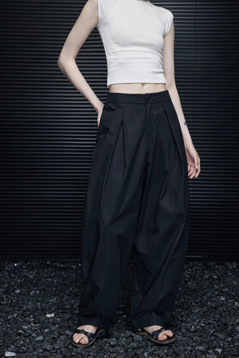 ブラックコットンコクーンタイプルーズハンサムパンツ　B4062