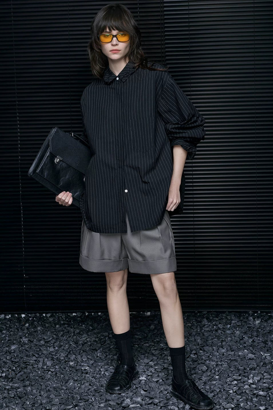 コットンブラックストライプバーサタイルシャツ　B4699