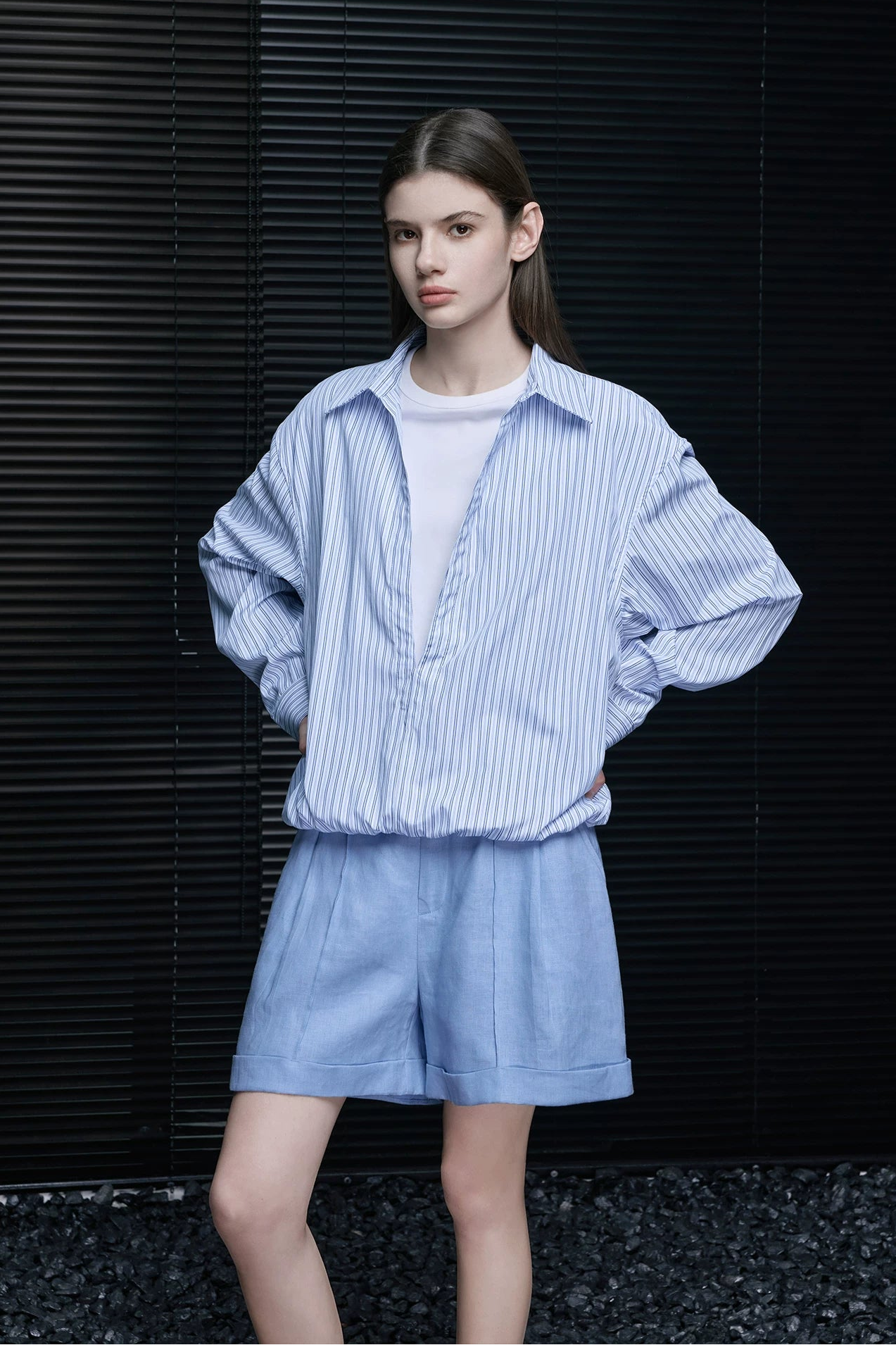 ストライプVネックフェイクツーピースシャツ　B4714