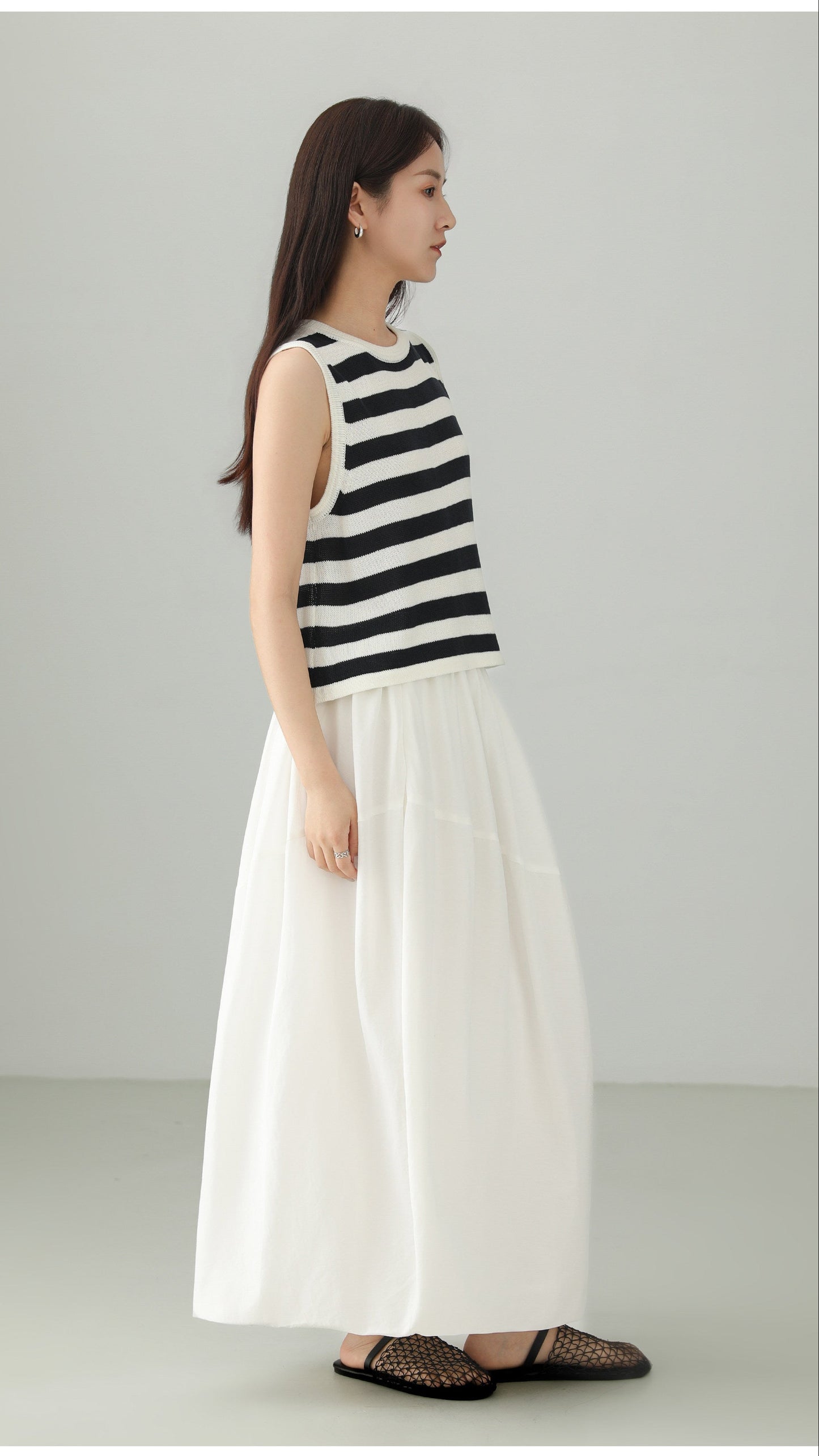 Back Slit Sleeveless Striped Top B4764