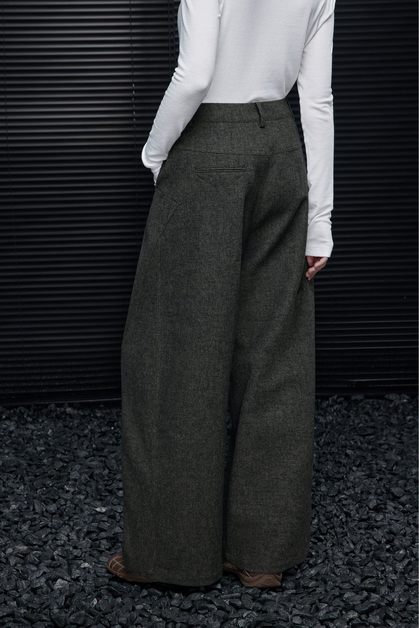 レトログリーンウール混ワイドパンツ　B4538
