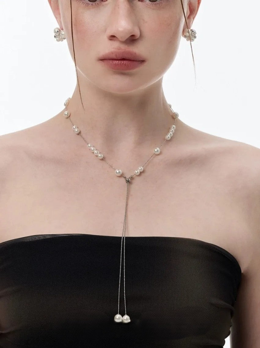 Pull-out pearl necklace B2642