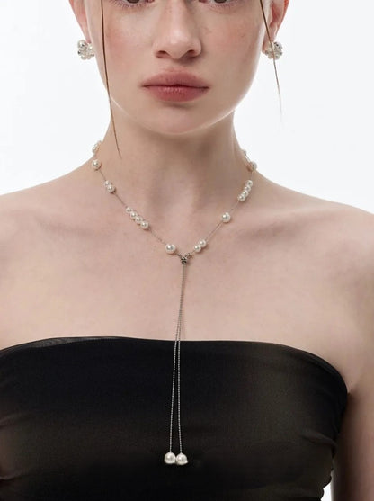 Pull-out pearl necklace B2642