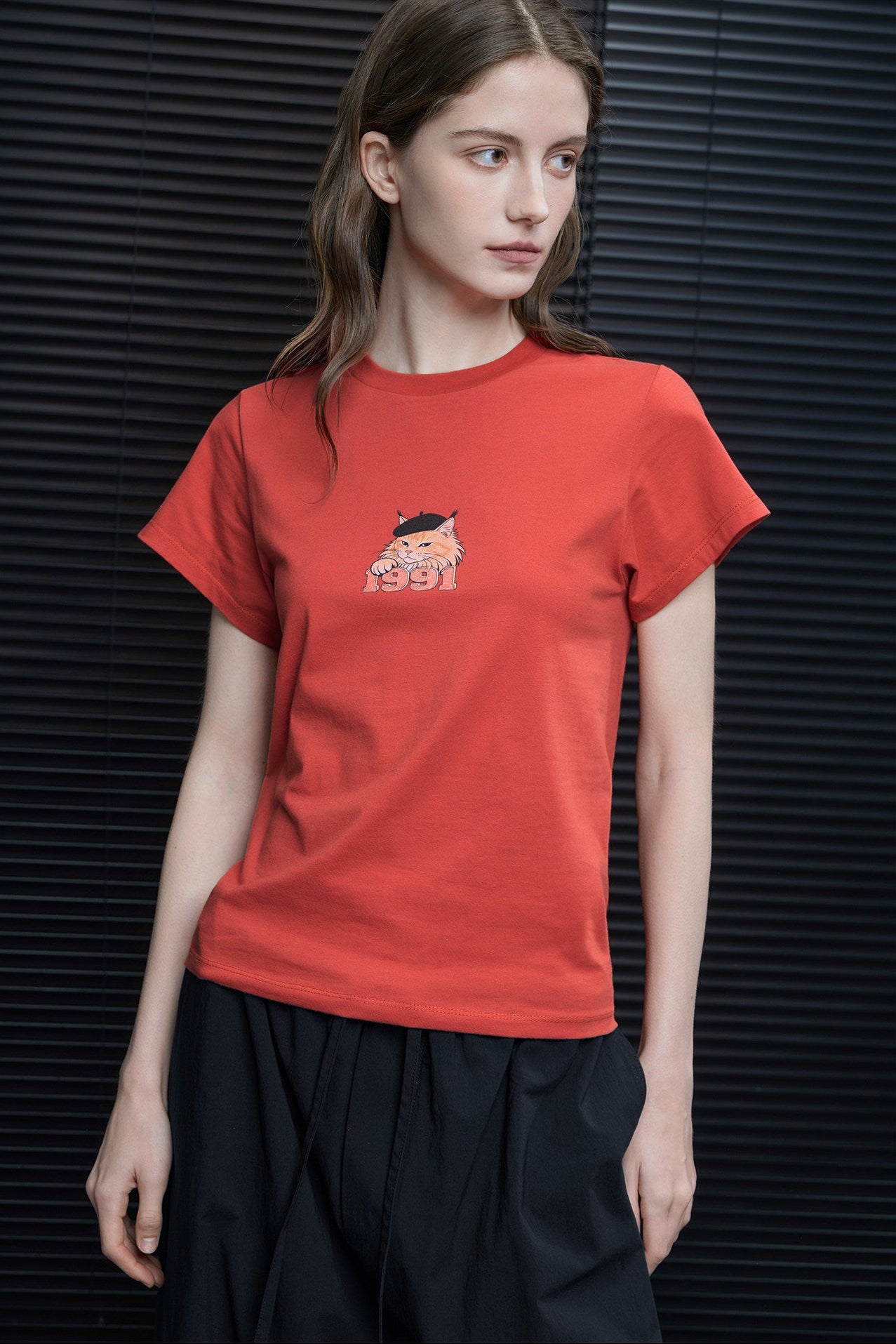 レンガレッドキャットプリント半袖Tシャツ　B4637