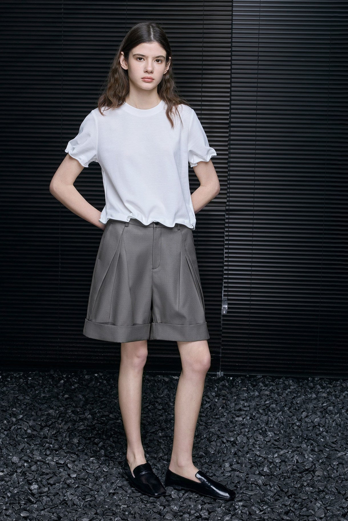 White Wire Petal Sleeve Short T-Shirt B4639