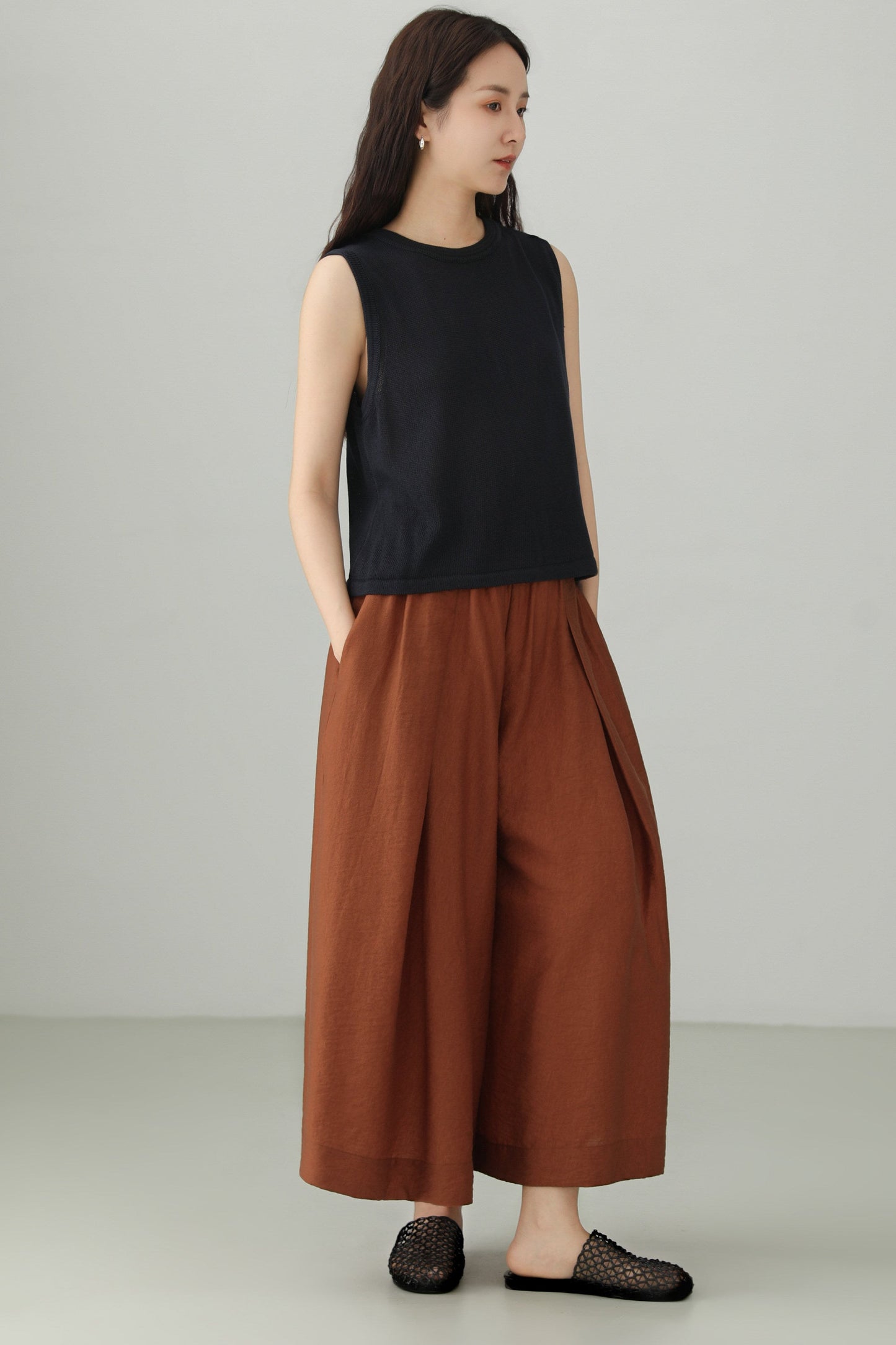 Navy Back Slit Sleeveless Knit Top B4837