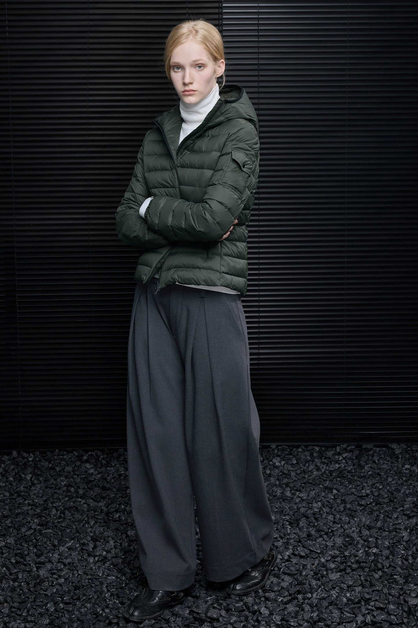 グリーンフーデッドダウンショートジャケット　B4539