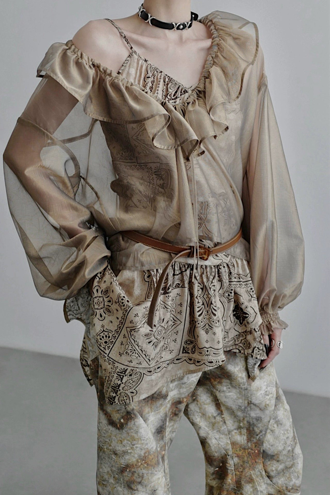 Ropeway Deep V-neck Sheer Shirt B4253