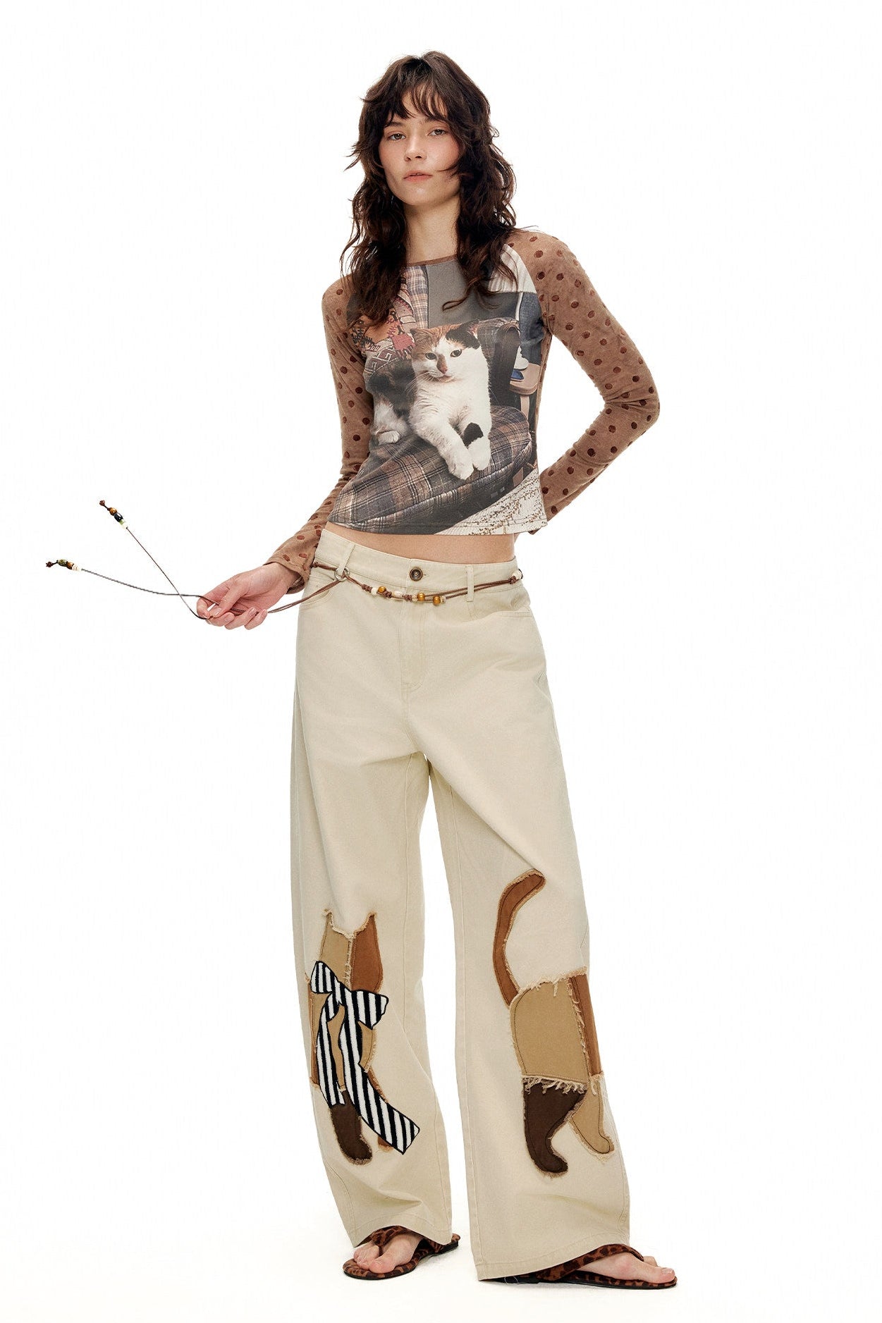 キャットアップリケ刺繡ウオッシュドシミターパンツ　B4592