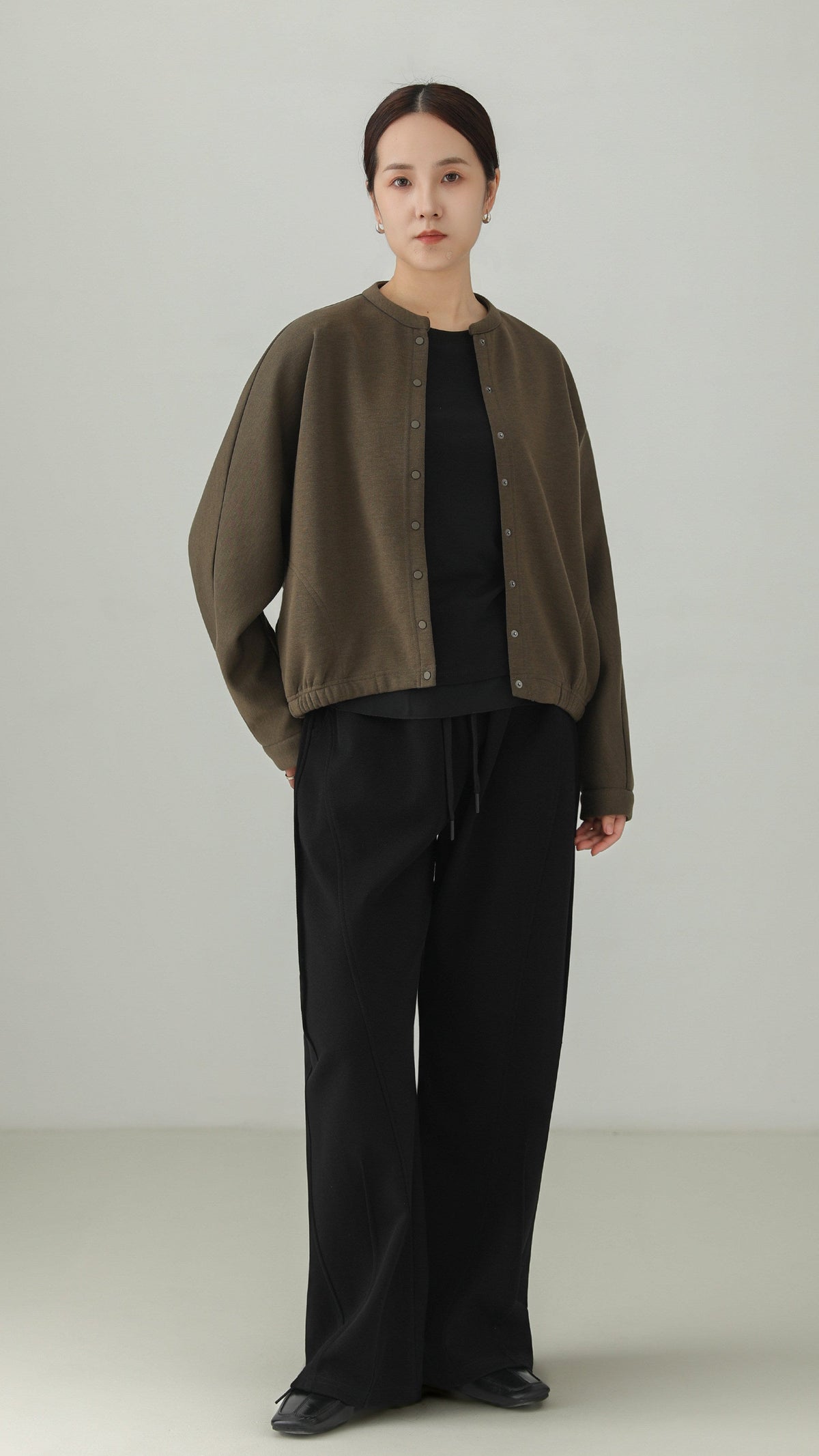 Minimalist Collarless Dolman Sleeve Blouson B5004