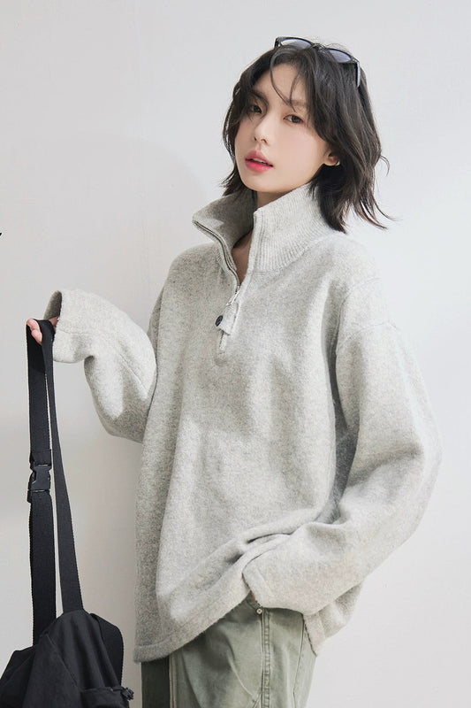 Zippered high neck relaxed sweater B4429