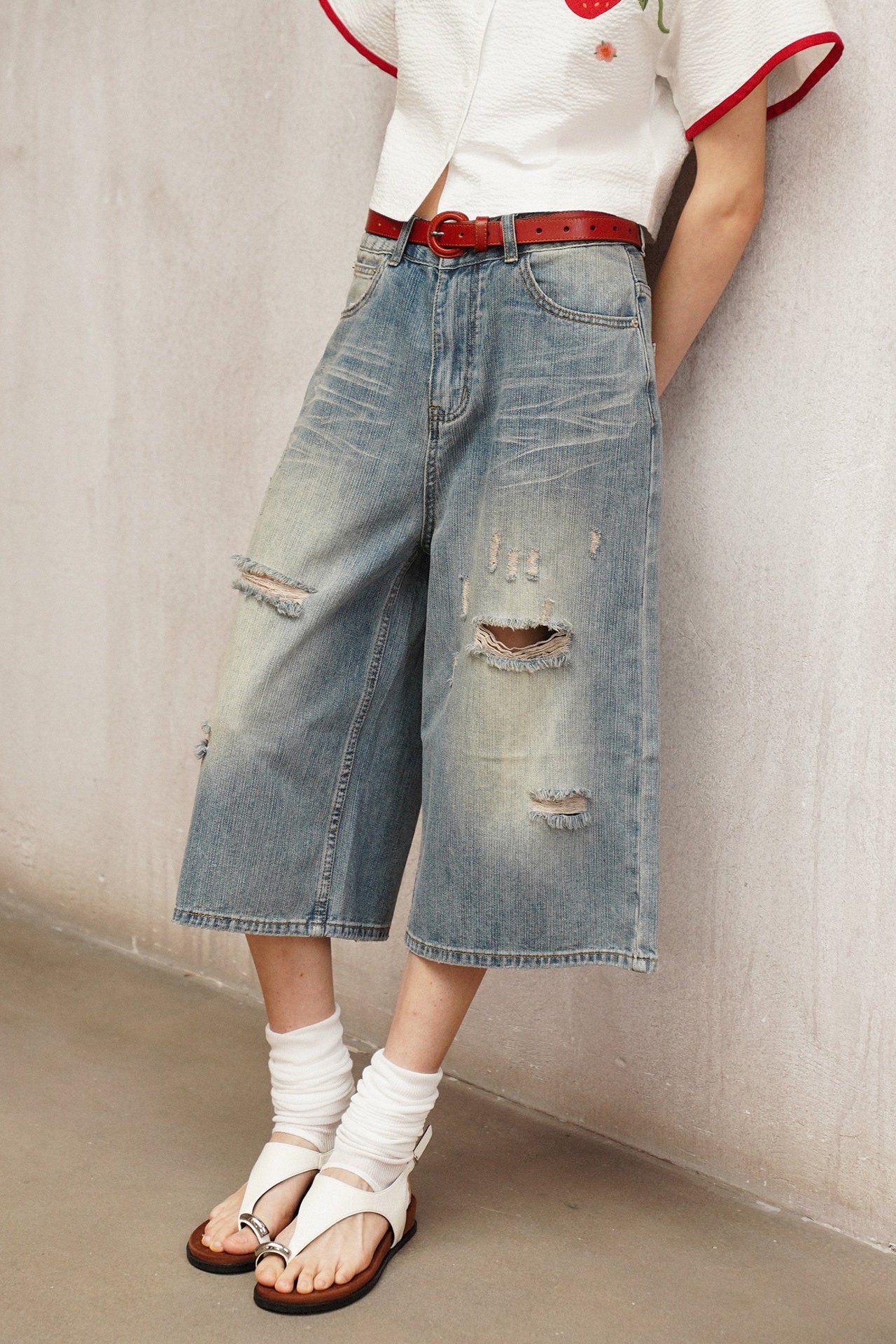 Retro Washed Distressed Cropped Denim Pants B4795