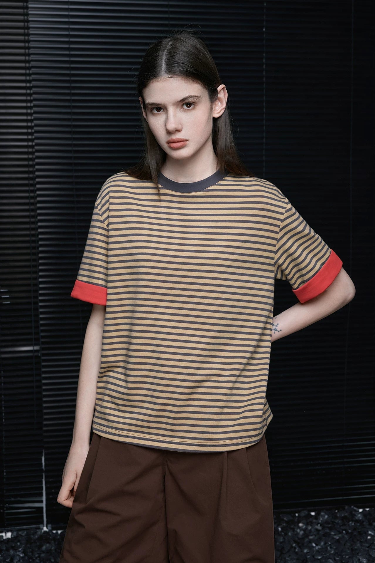 コーヒーストライプロールヘム半袖Tシャツ　B4711