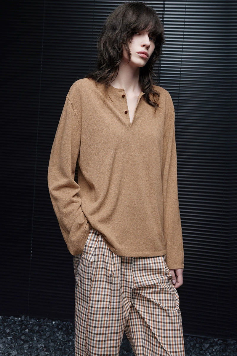 ライトブラウンヘンリーネックルーズセーター　B4351