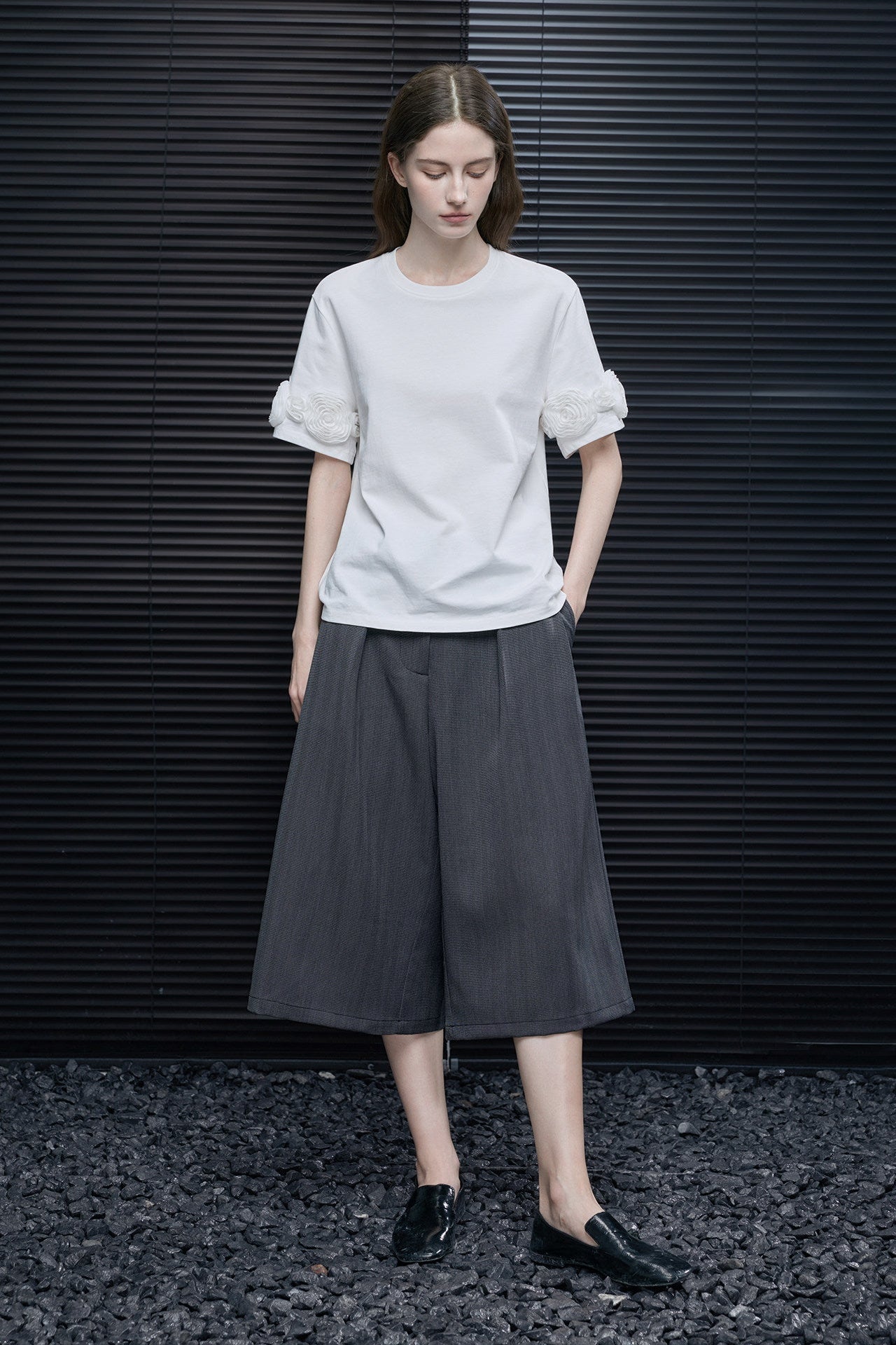 3Dフラワーホワイトコットン半袖Tシャツ　B4697