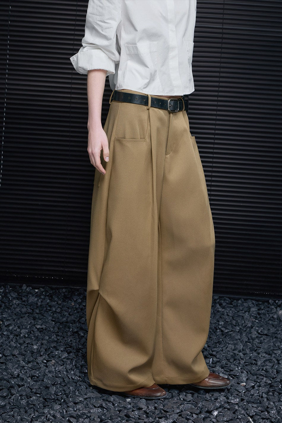 ハイウエストカーブシルエットパンツ　B4678