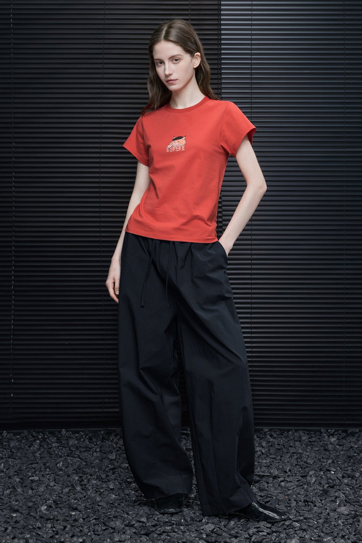 レンガレッドキャットプリント半袖Tシャツ　B4637