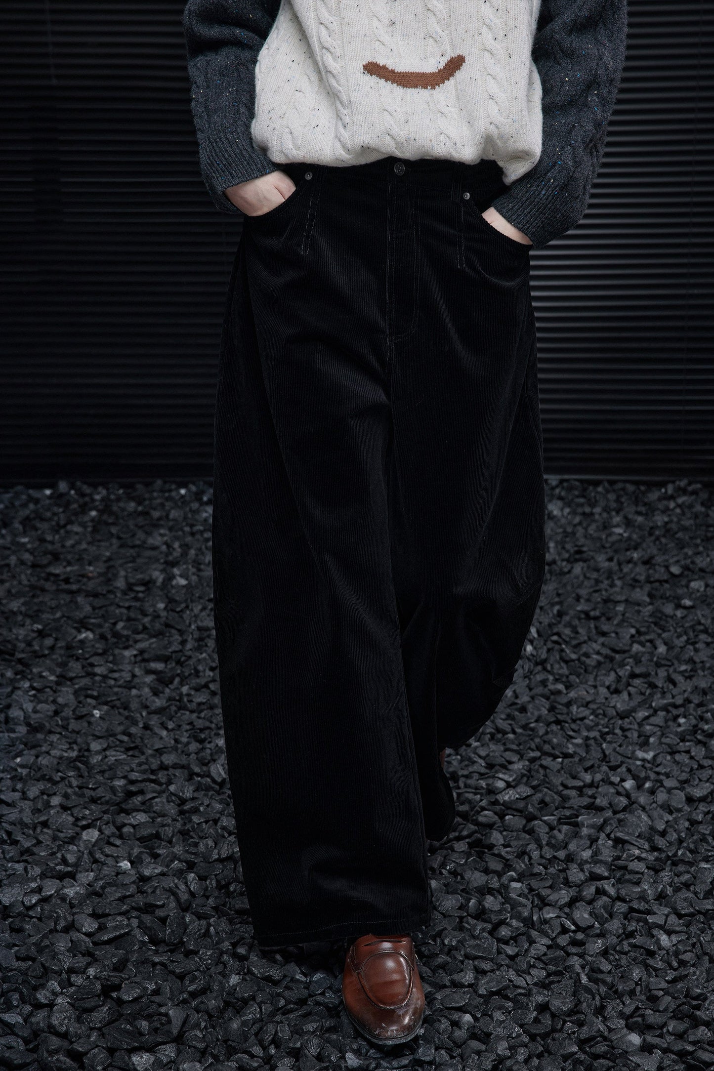 ブラックコーディロイコットンワイドパンツ　B4578
