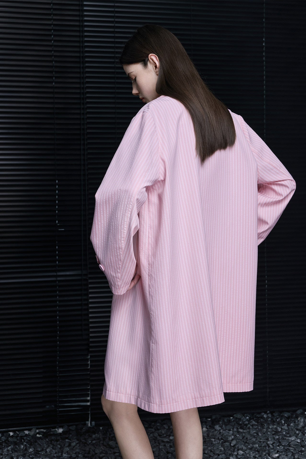 ピンクパフストライプミドル丈コート　B4712