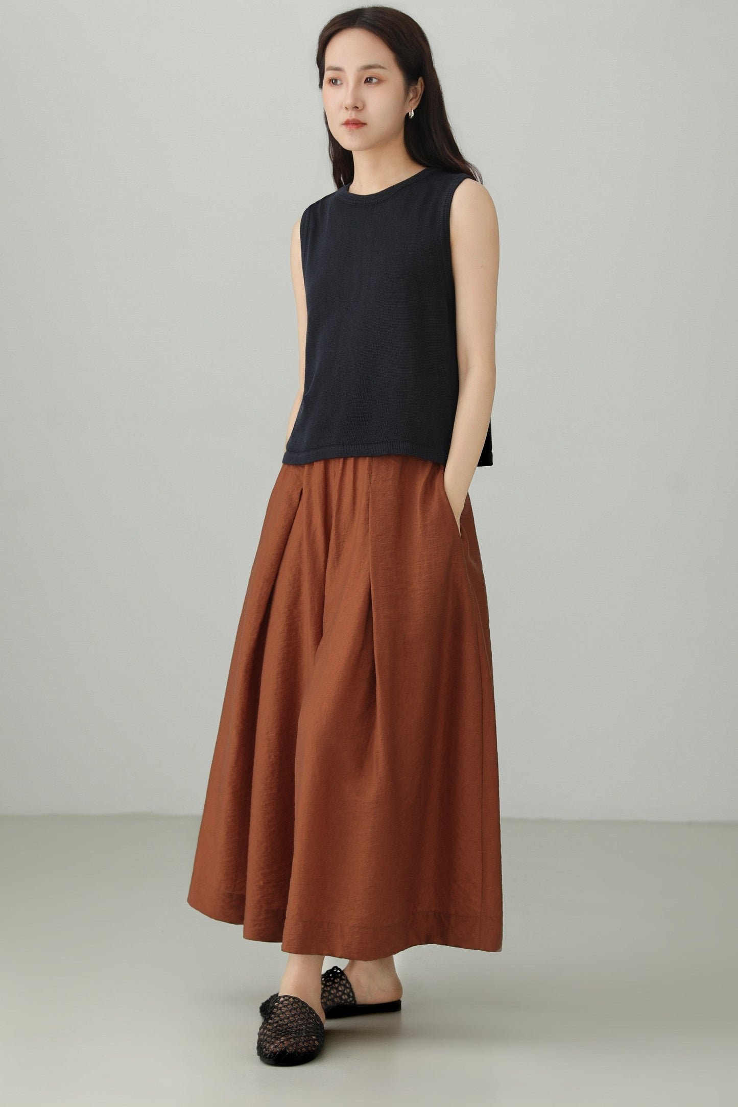 Navy Back Slit Sleeveless Knit Top B4837