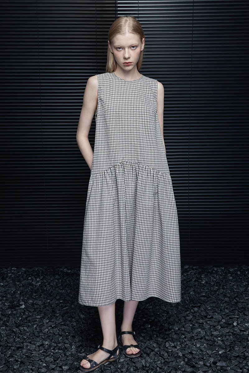 黑色格紋無袖中長洋裝 B4030