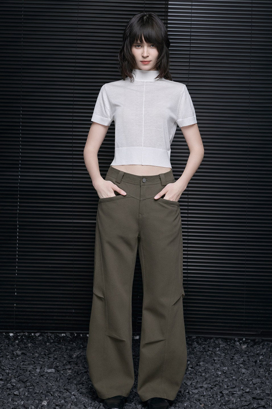 White High-Neck Short-Sleeve Knit Top B4710