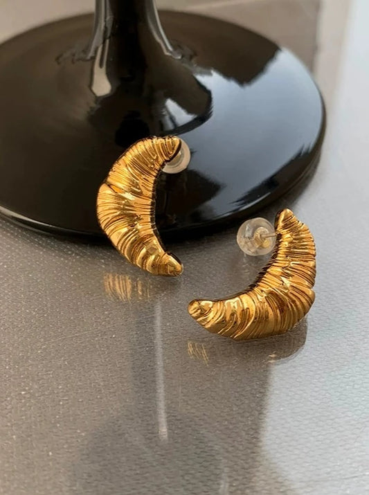 クロワッサンピアス　B2283