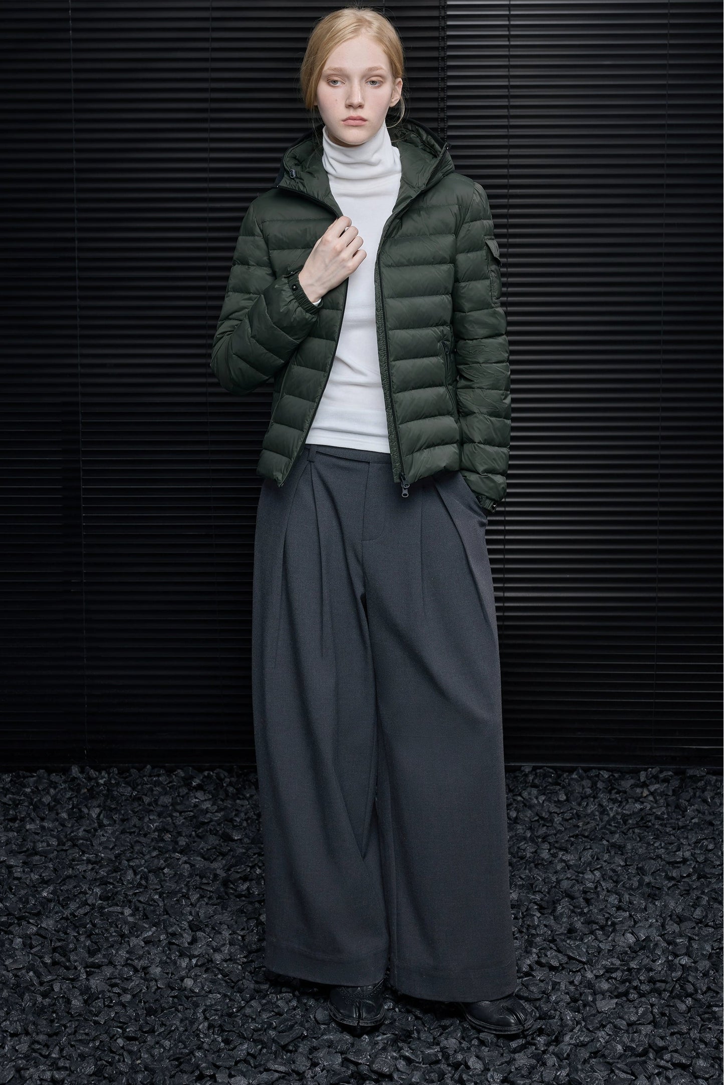 グリーンフーデッドダウンショートジャケット　B4539