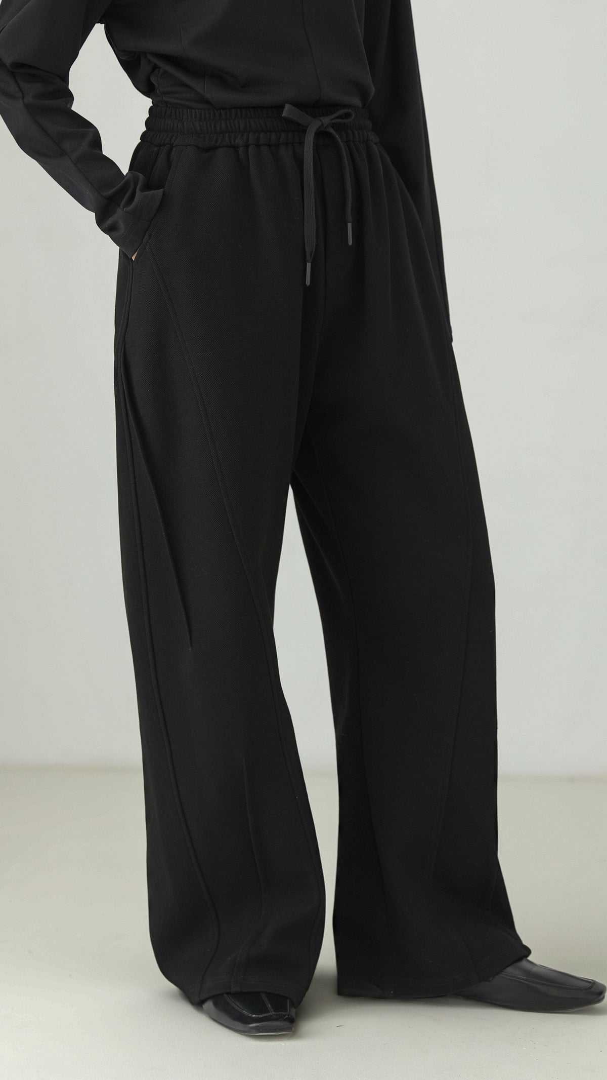 Black cotton-blend straight-leg sweatpants B5000