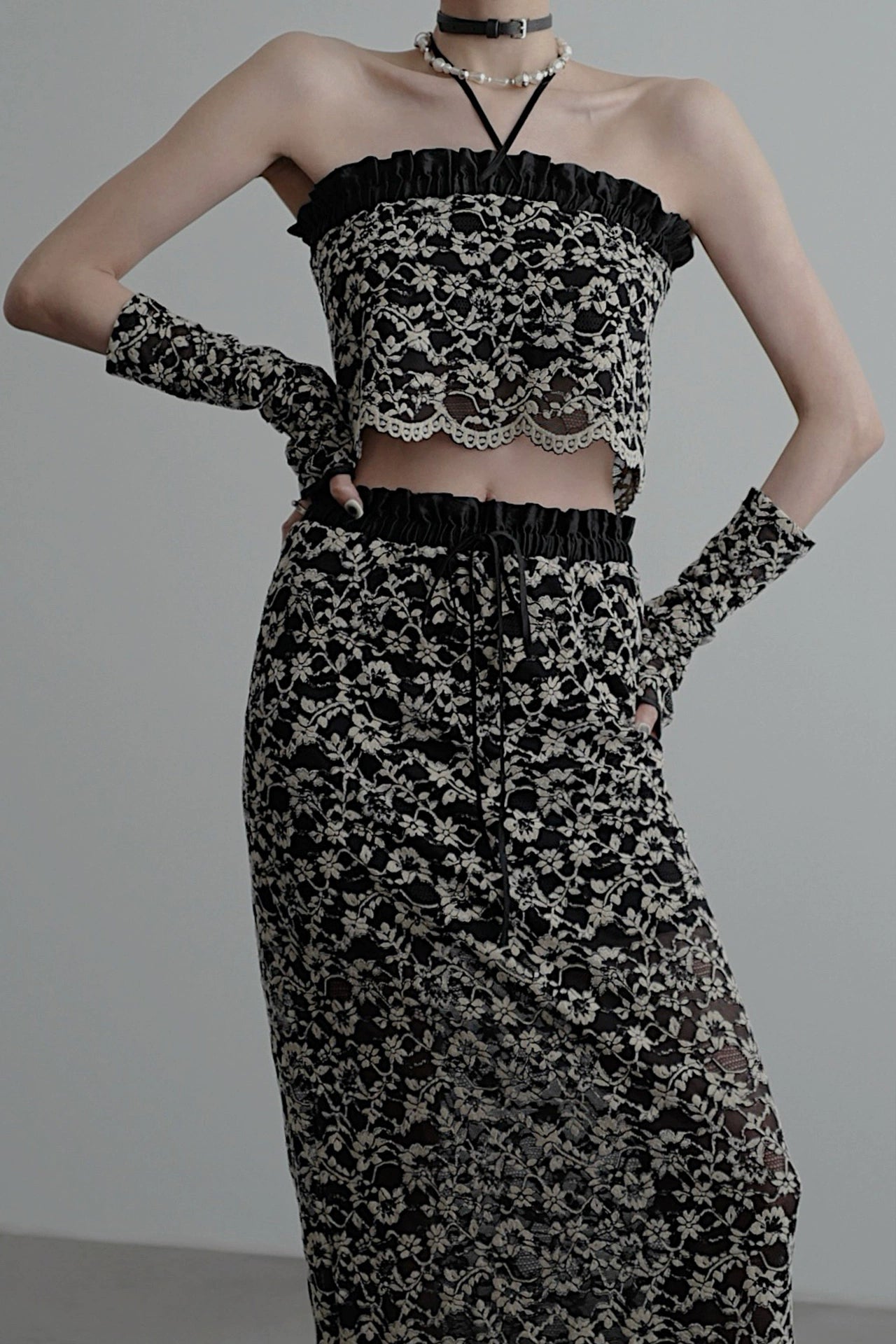 Black jacquard lace bandeau (with gloves) B4041