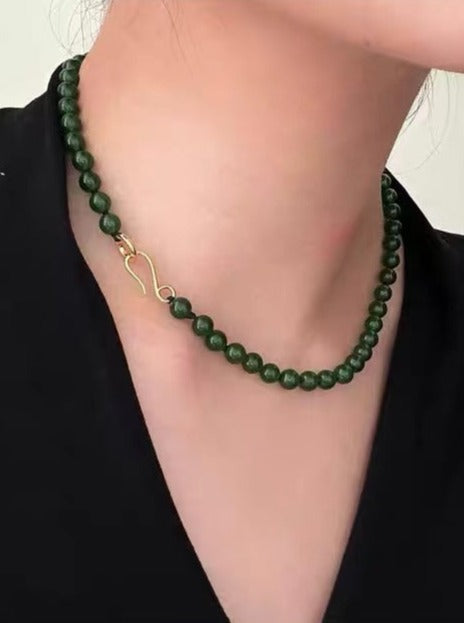 Green chalcedony bead necklace B2672