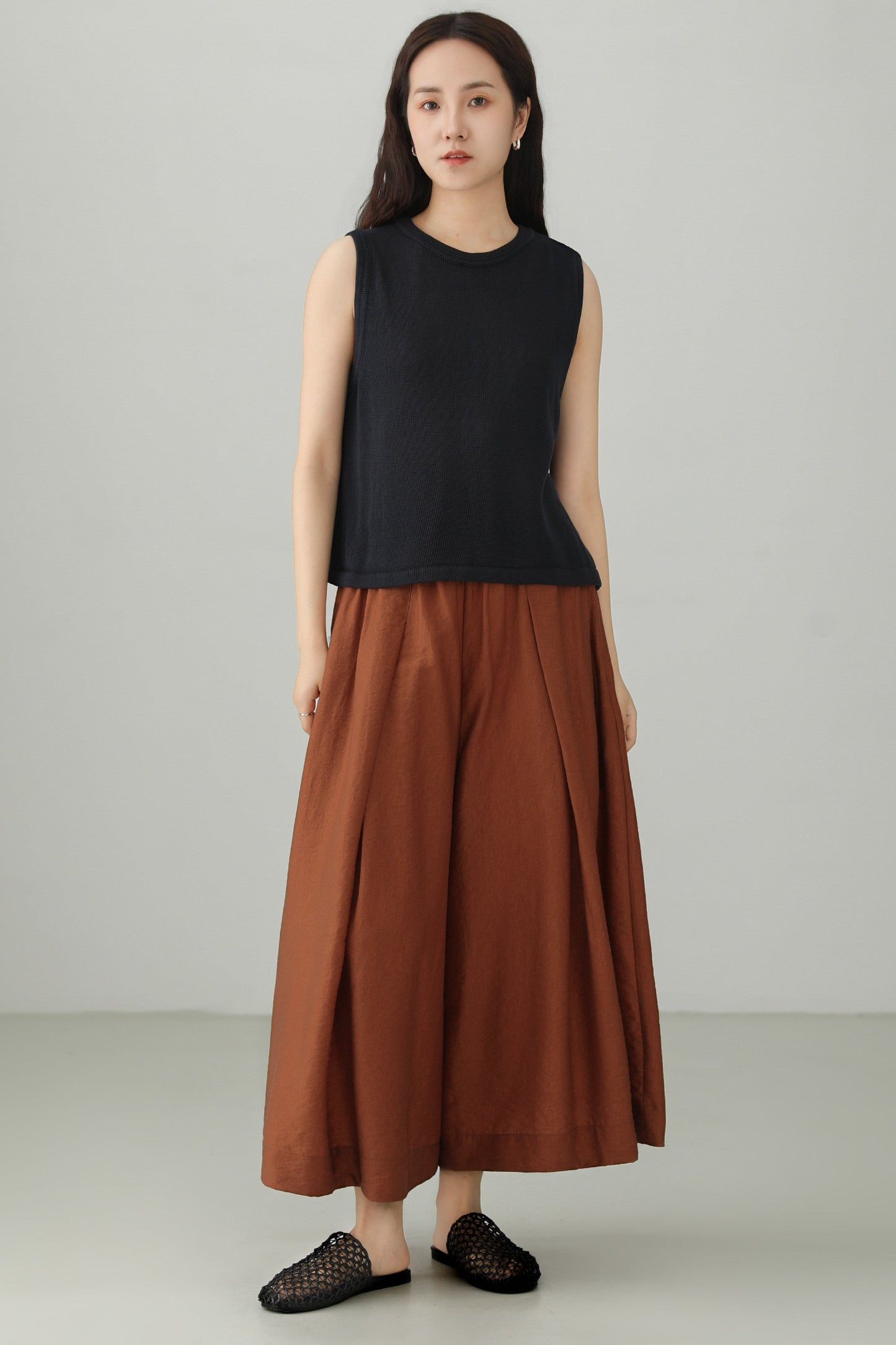 Navy Back Slit Sleeveless Knit Top B4837
