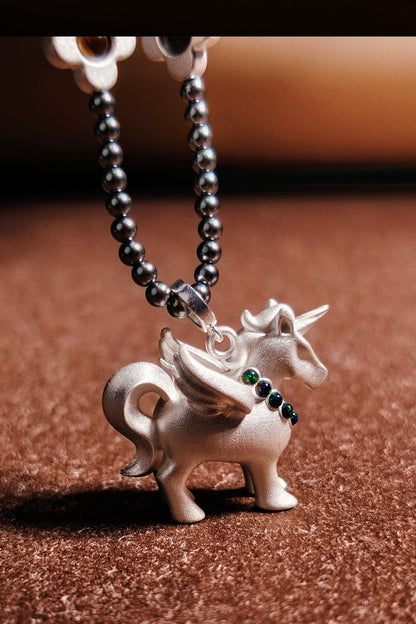 Unicorn pendant necklace B4473