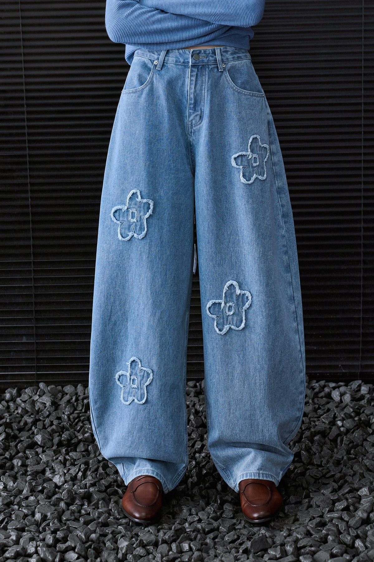 花卉拼布刺繡高腰寬版牛仔褲 B5020
