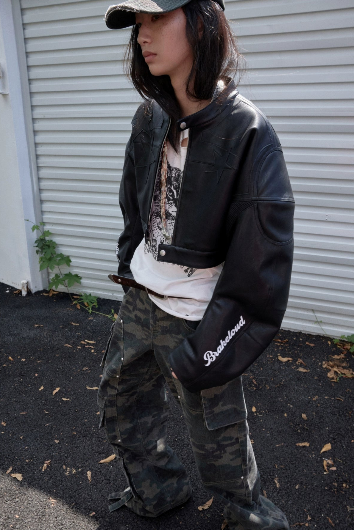 レタープリントフェイクレザーライダースクロップドジャケット　B4390