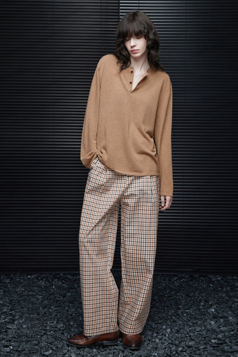 ライトブラウンヘンリーネックルーズセーター　B4351