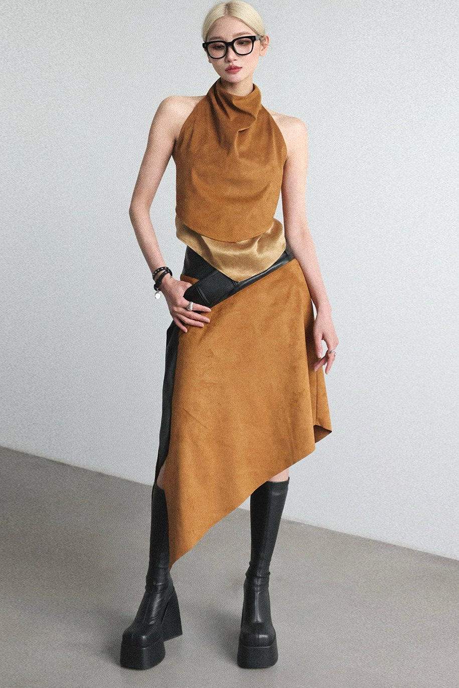High-neck fake two-piece top B4649