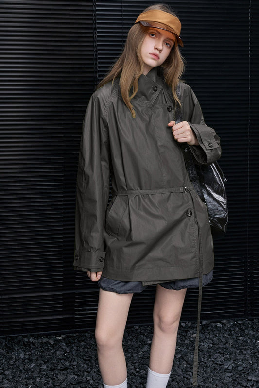 スタンドカラーラグランスリーブトレンチコート　B4623