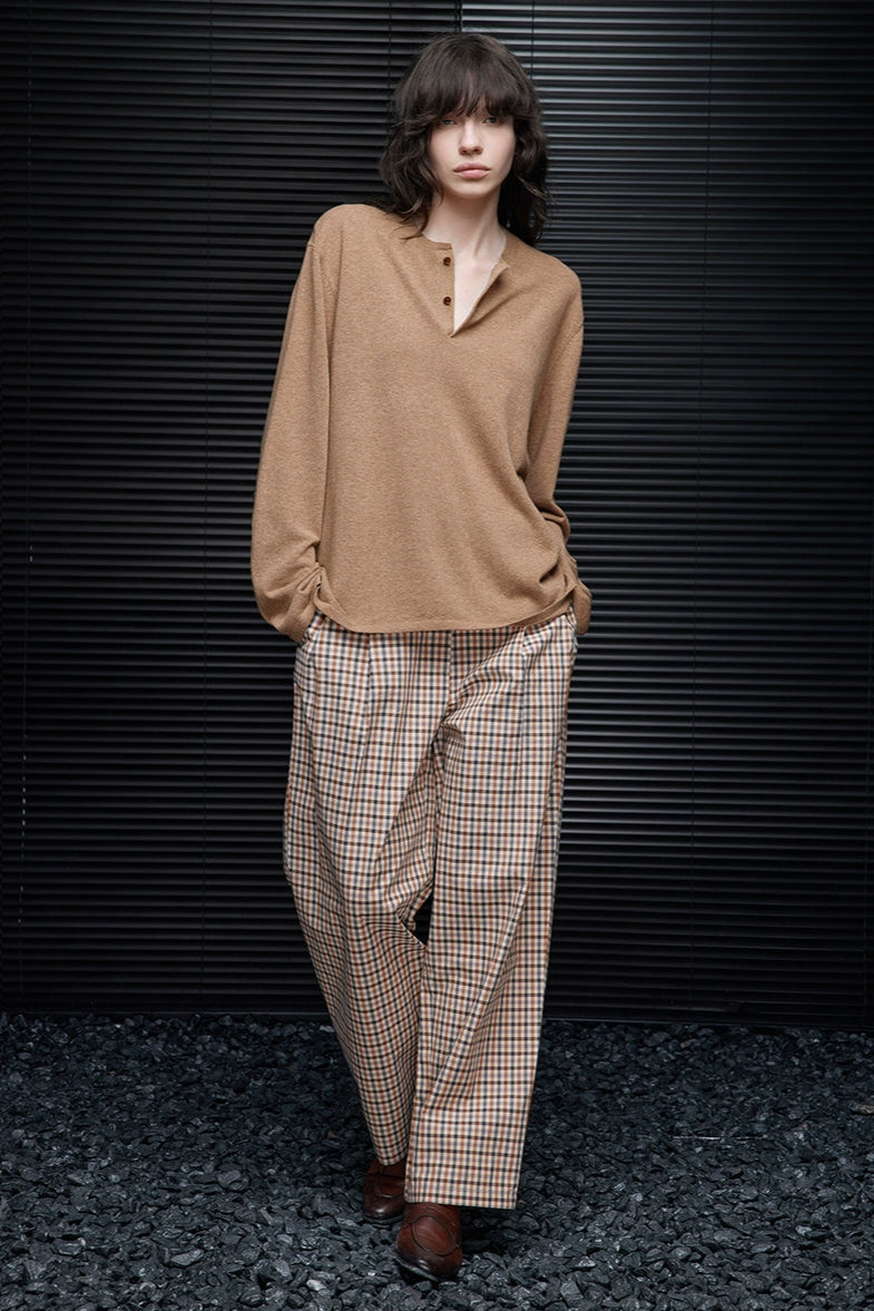 ライトブラウンヘンリーネックルーズセーター　B4351