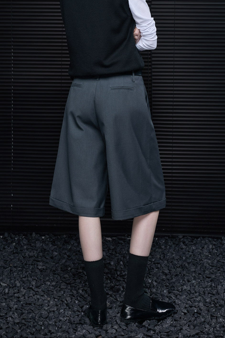 Gray straight suit shorts B4632