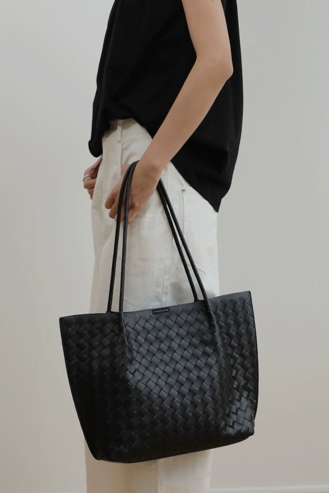 レザーショルダートートバッグ　B4415