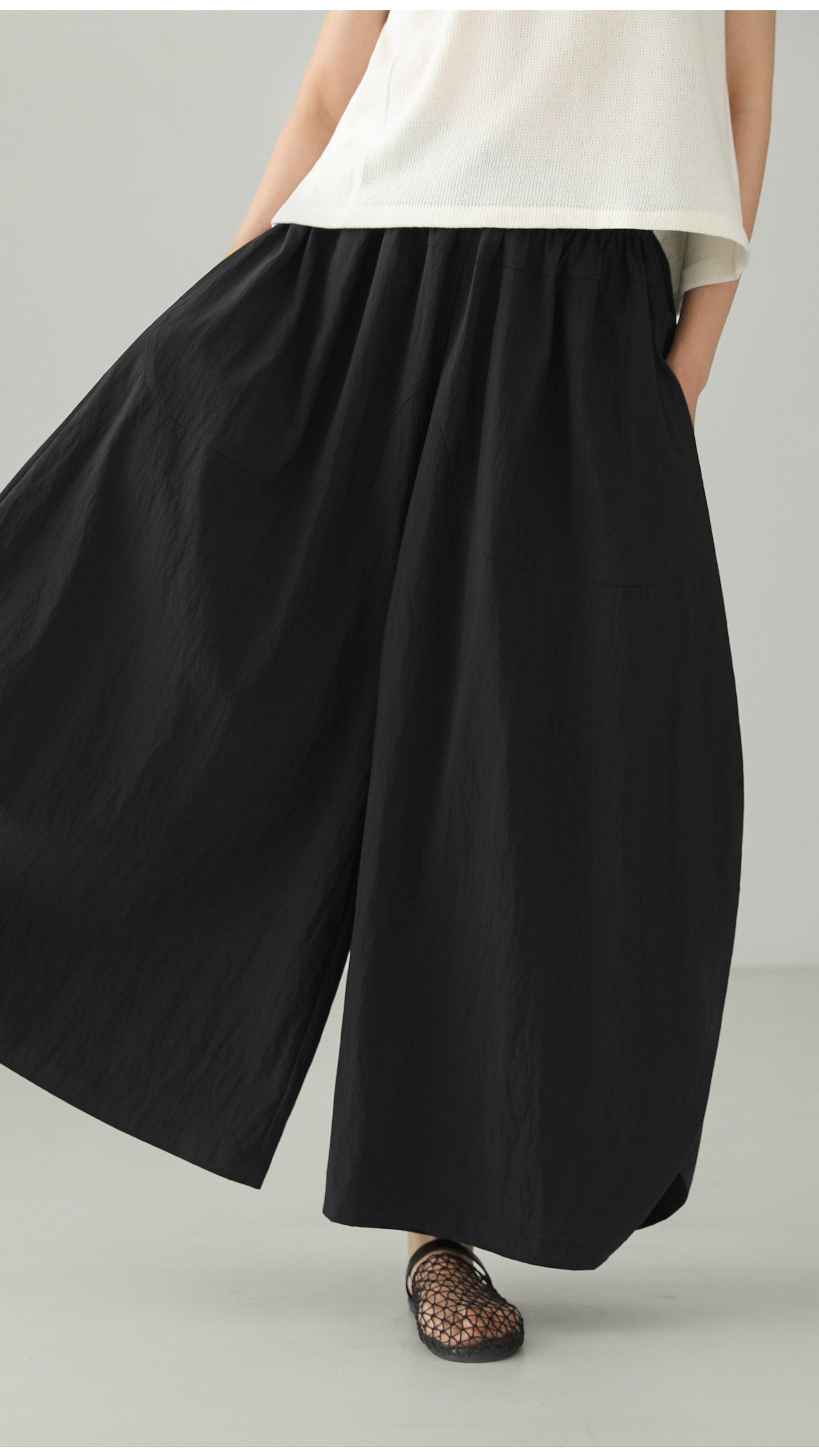 Black Art Silhouette Wide Skirt Pants B4761